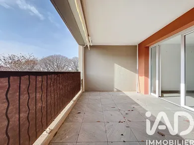 Apartment in Ollioules (83190)