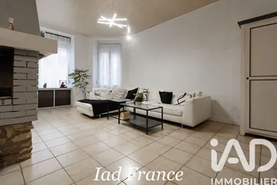 Townhouse in Nézel (78410)
