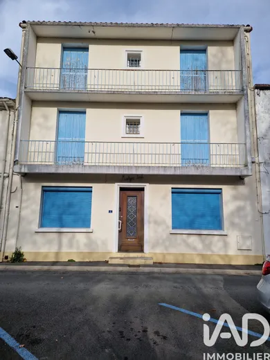 Townhouse in Saujon (17600)