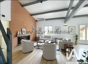 Architectural house in Saint-Jean (31240)