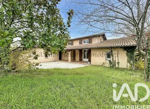 Architectural house in Saint-Jean (31240)