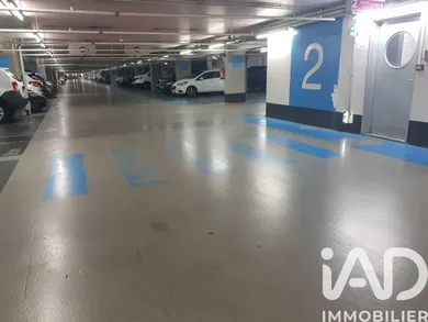 Parking à Paris (75012)