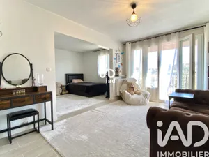 Apartment in Livry-Gargan (93190)