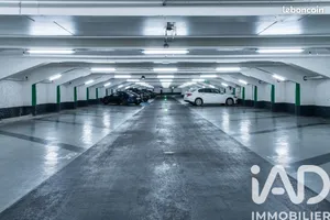 Parking à Paris (75009)
