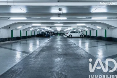 Parking à Paris (75009)