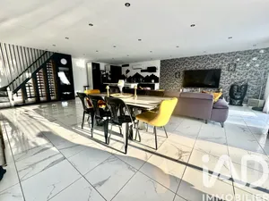 Maison d'architecte à Pont-sur-Yonne (89140)