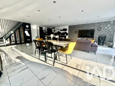 Maison d'architecte à Pont-sur-Yonne (89140)