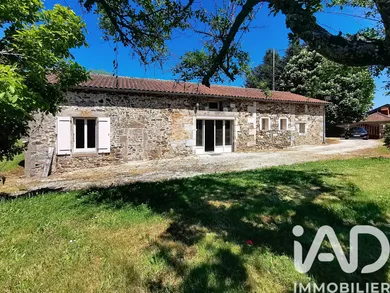 Maison à Rouzède (16220)