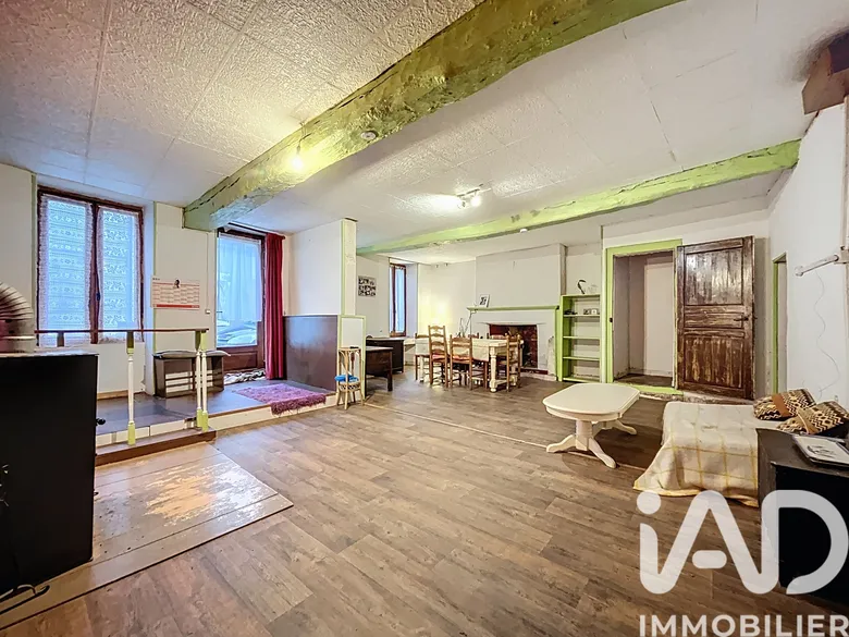 Maison 3 pièces 139 m² · à Courson-les-Carrières · 138,6 m² · 55 000 €