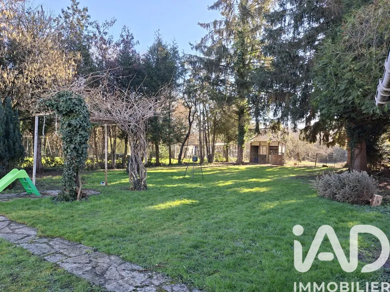 Terrain à Saint-Germain-des-Prés (45220) · 39 700 €