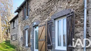 Longère à Larodde (63690)