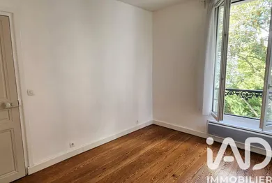 Apartment in Puteaux (92800)