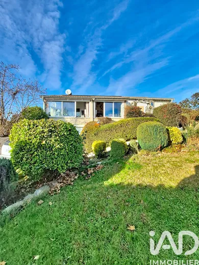 Traditional house in Le Poët (05300)