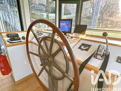 Barge in Clichy (92110)