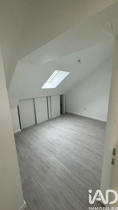 Immeuble à Saint-Just-en-Chaussée (60130)