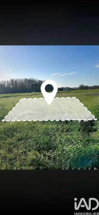 Land in Saint-Barthélemy-d'Anjou (49124)