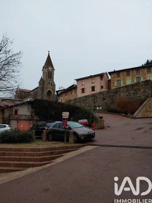 Building in Courzieu (69690)