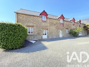 Building in Saint Méloir des Ondes  (35350)
