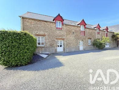Building in Saint Méloir des Ondes (35350)