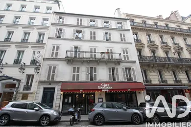 Building in Paris (75008)