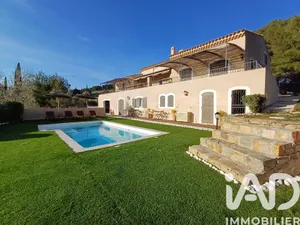 Mansion in Le Castellet (83330)