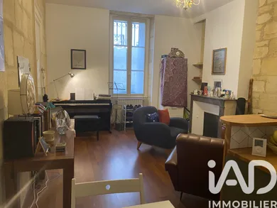 Apartment in Bordeaux (33800)