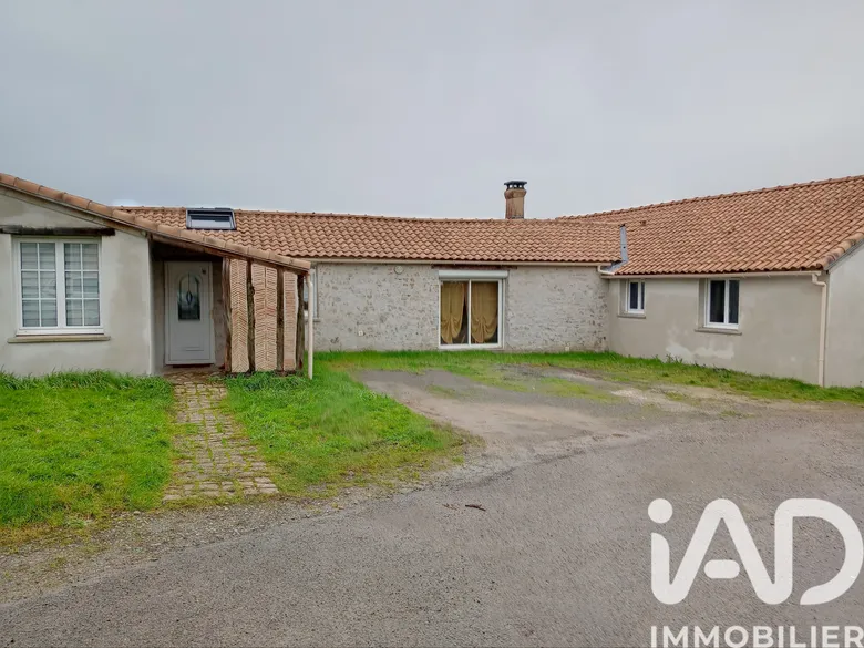 Maison 10 pièces 235 m² · à Saint-Père-en-Retz · 235 m² · 483 000 €