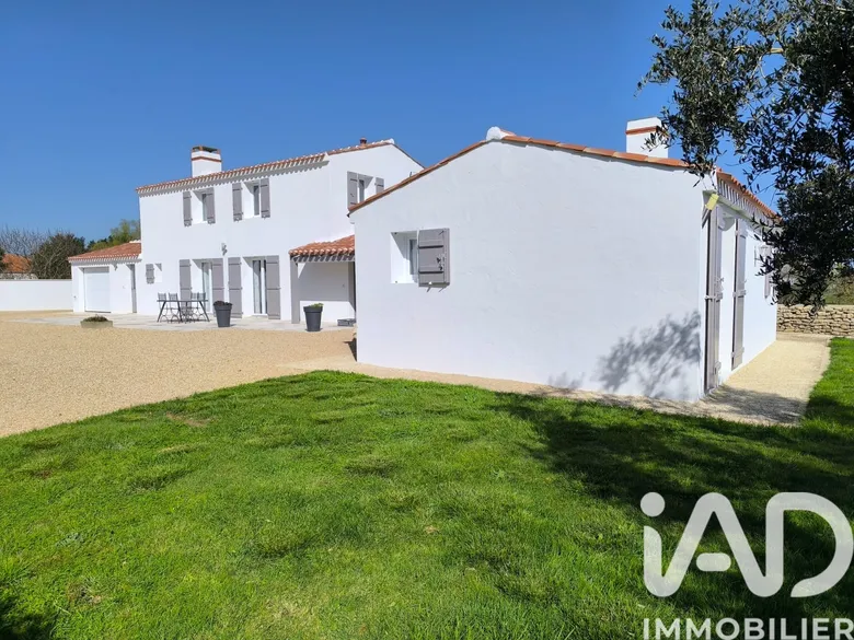 Maison 7 pièces 184 m² · à Puyravault · 184 m² · 493 000 €