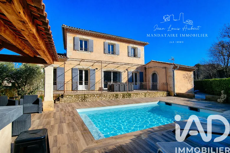 Maison 5 pièces 122 m² · à Saint-Rémy-de-Provence · 122 m² · 680 000 €
