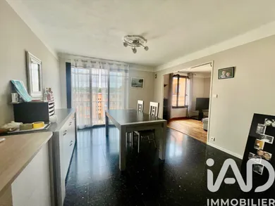 Apartment in Gardanne (13120)