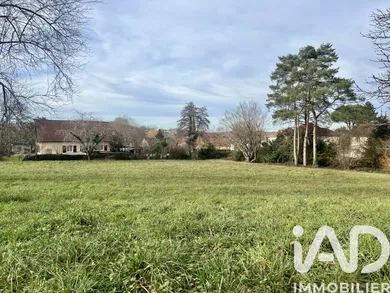 Building plot in Larche  (19600)