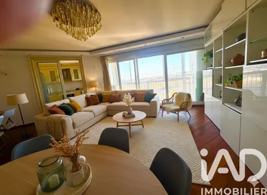 Apartment in Pantin (93500)