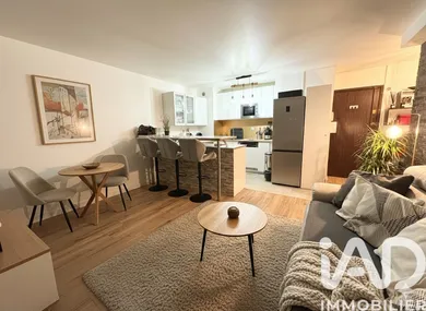 Apartment in Paris (75019)