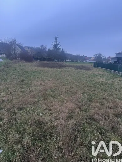 Terrain à bâtir à Crézancy (02650)