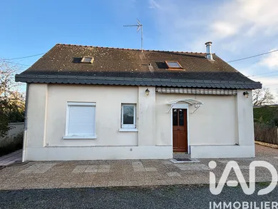 House in Gennes (49350)
