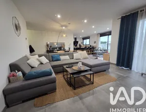 Maison à Saint-Romain-de-Benet (17600)