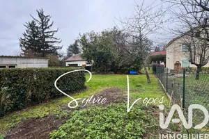 Building plot in Condé-Sainte-Libiaire (77450)