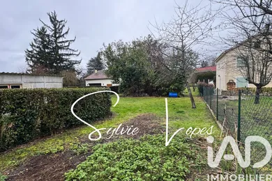 Terrain à bâtir à Condé-Sainte-Libiaire (77450)