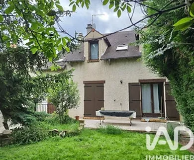 Pavillon à Viry-Châtillon (91170)