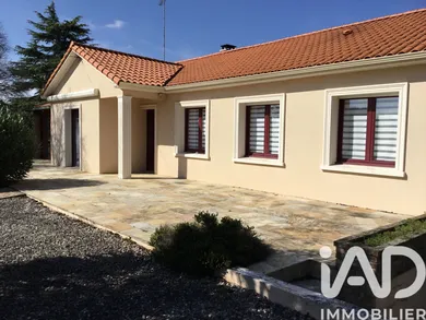 House in Montrevault-sur-Evre (Le Fief-Sauvin) (49600)