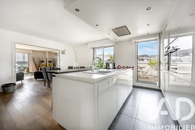 Appartement à Suresnes (92150)