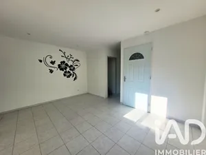 Apartment in Saint-Maximin-la-Sainte-Baume (83470)