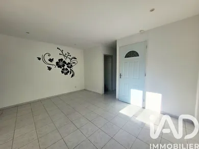 Apartment in Saint-Maximin-la-Sainte-Baume (83470)