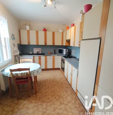 Detached house in Yvré-l'Évêque (72530)