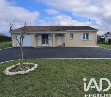 Maison traditionnelle à Les Peintures (33230)