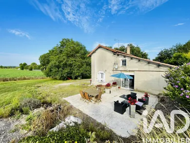House in Barbezieux-Saint-Hilaire (16300)