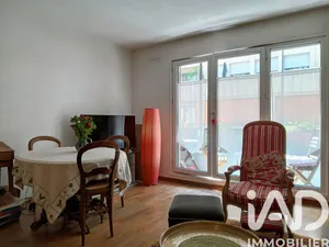 Apartment in Paris (75017)