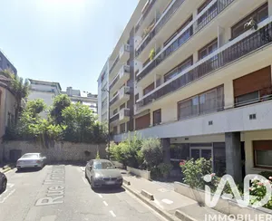 Parking in Paris (75015)