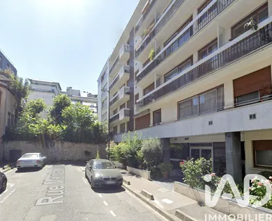 Parking in Paris (75015)