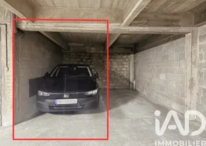 Parking in Paris (75009)